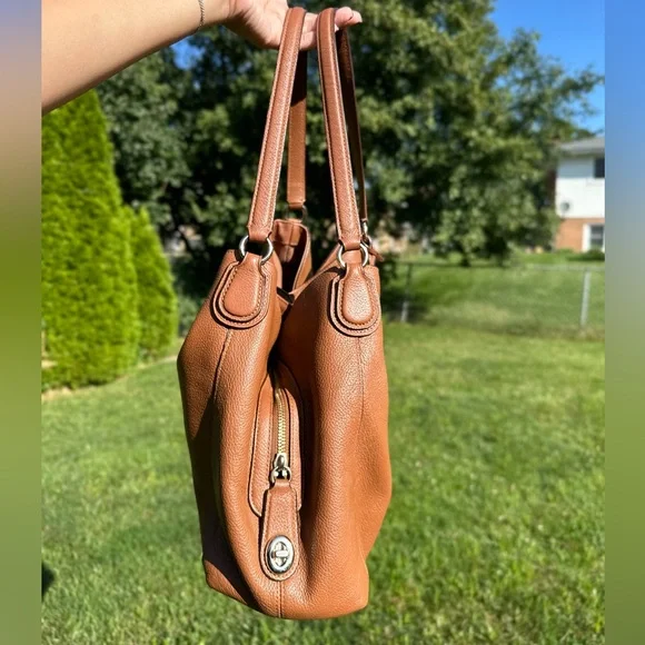Coach Edie 31 Saddle Tan Brown Shoulder Bag with Turnlock Pocket - Picture 2 of 8